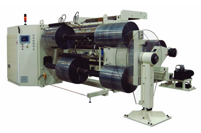 Cortadora rebobinadora de centro voladizo